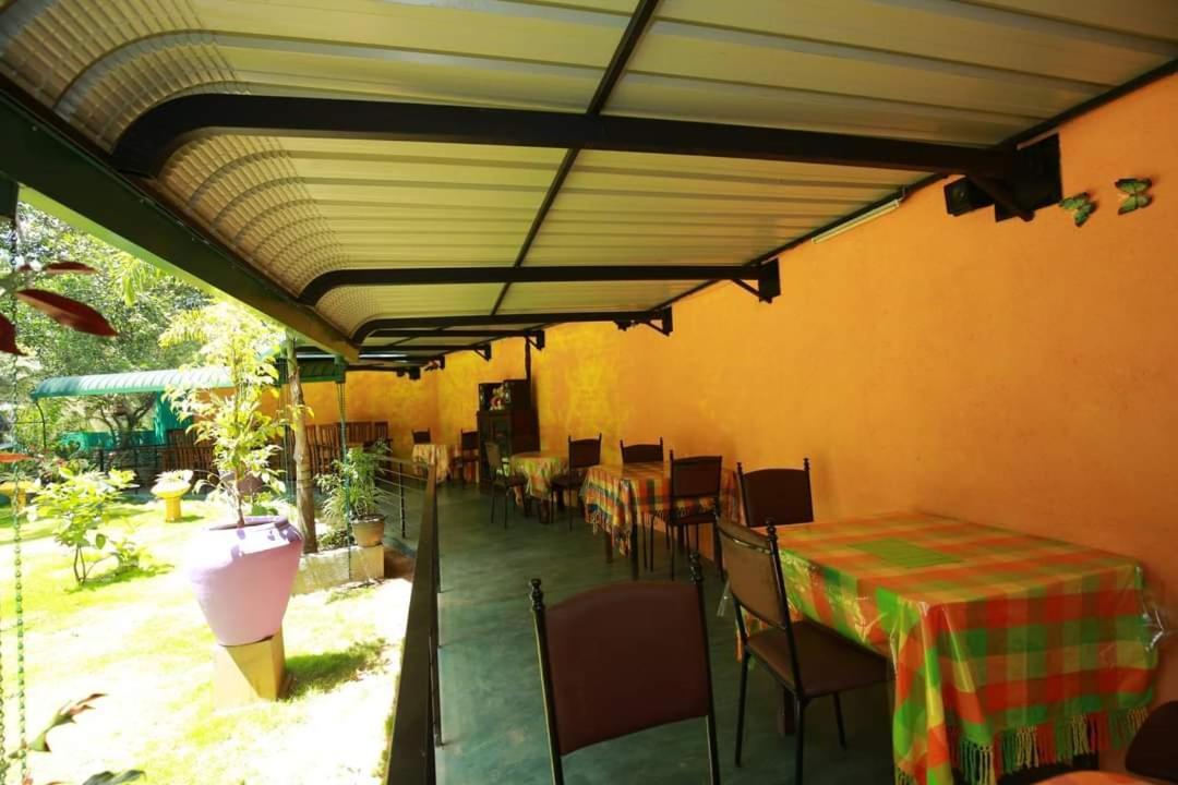 Sun Top Inn Ella Exterior photo